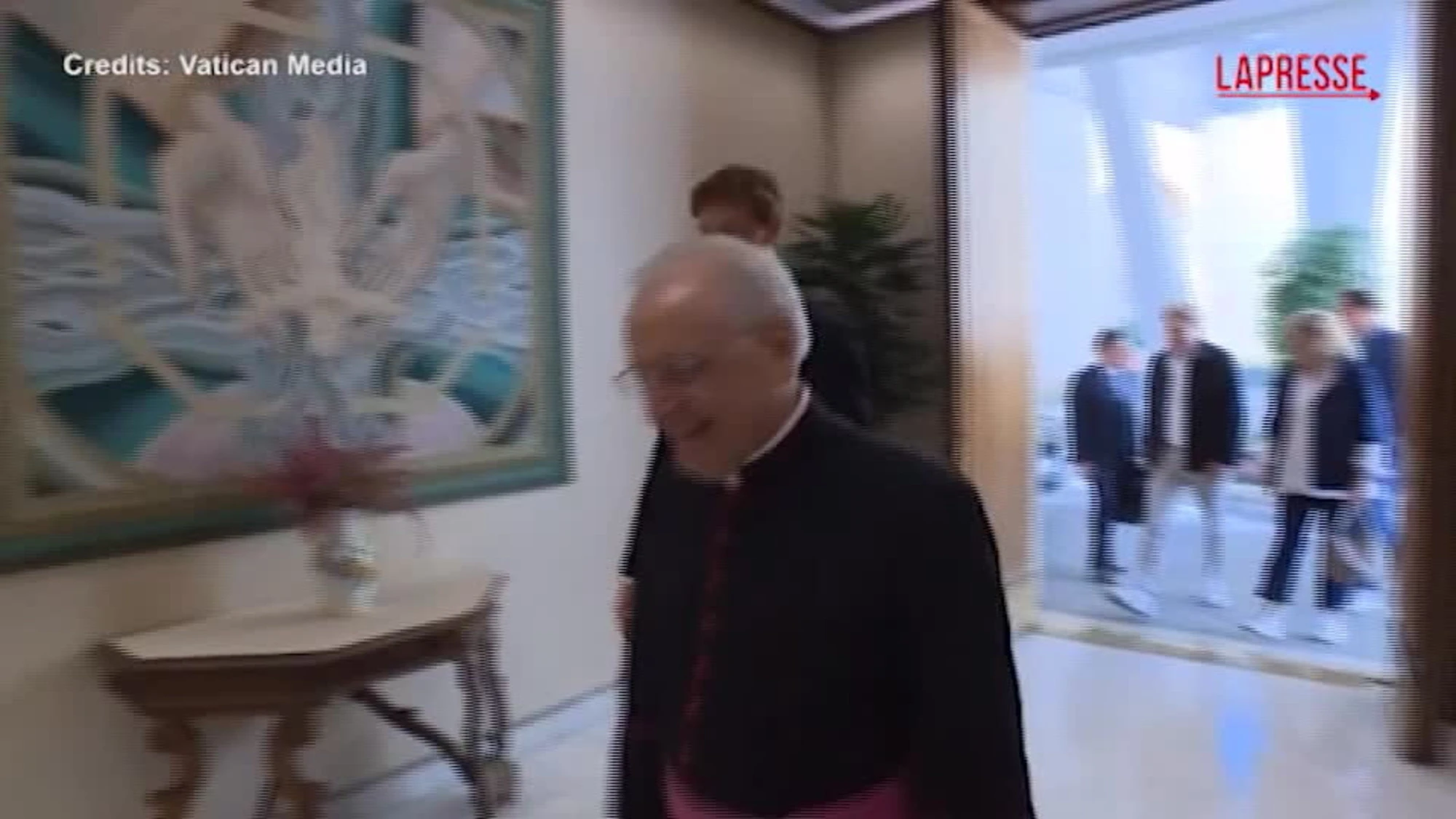 Papa Leone XIV riceve Sinner: Jannik gli dona la sua racchetta