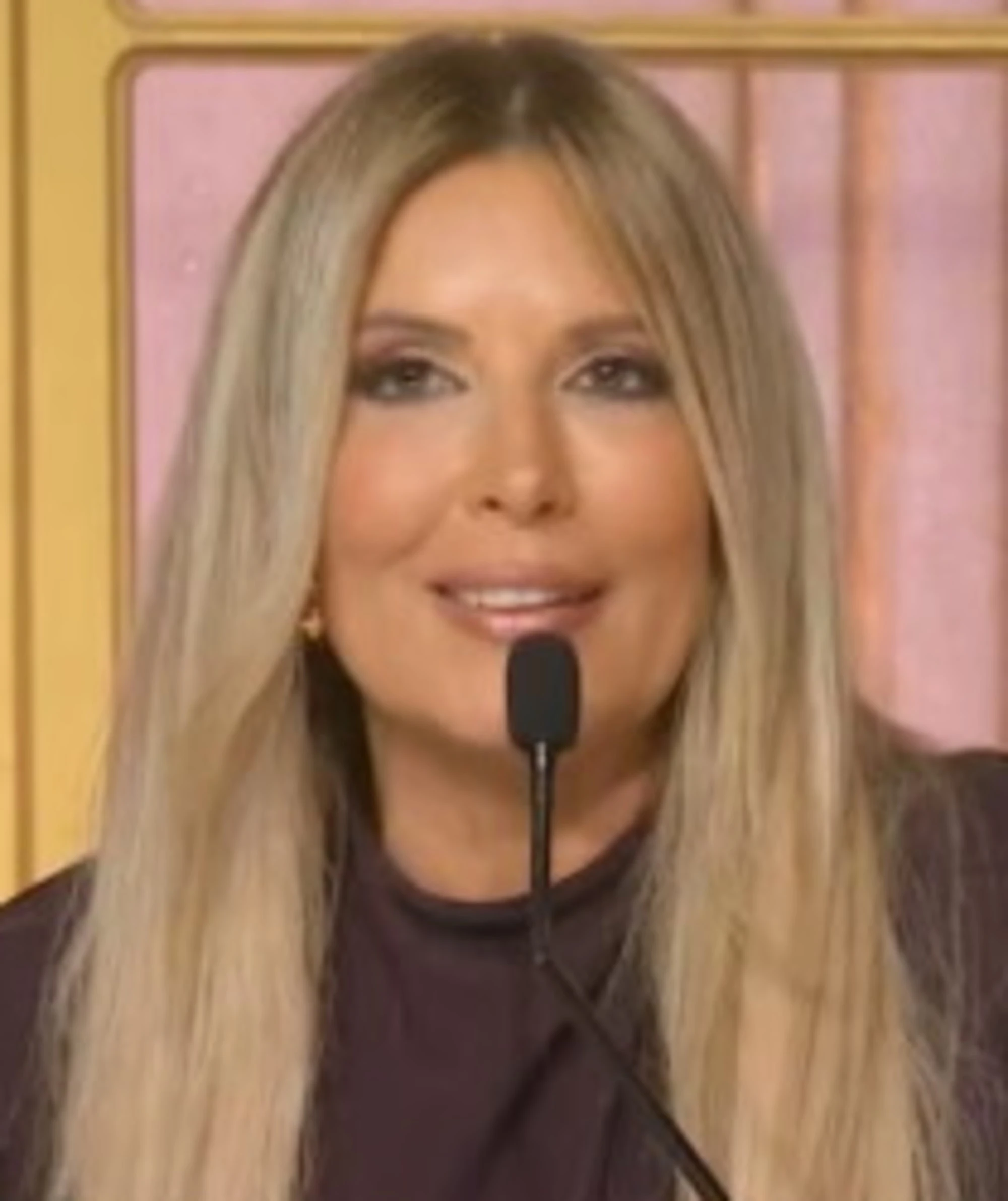 Ballando, FdI contro Selvaggia Lucarelli: "Allusioni offensive a sfondo sessuale"