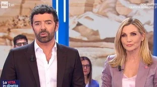 La Vita in Diretta, Vittorio Feltri: "Fa più schifo di quella registrata", cannonata contro Rai 1