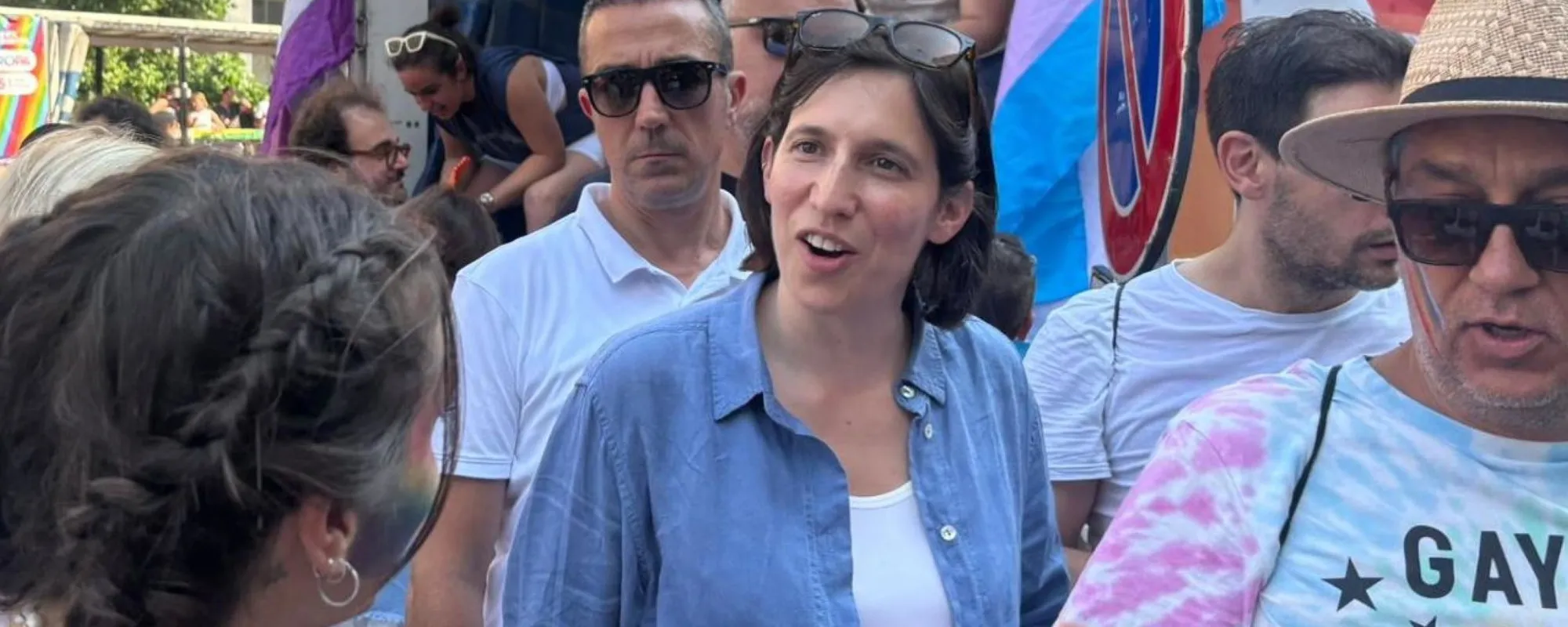 "Passi indietro, Italia non in Europa": Schlein a sorpresa al Pride, delirio contro il governo