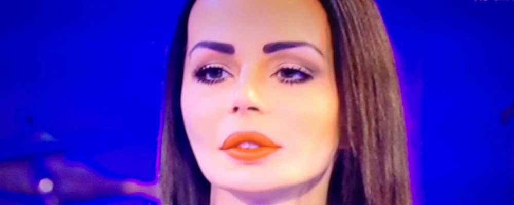 Domenica In, rissa in diretta tra Paola Perego e Nina Moric per "colpa" di Corona: la croata lascia lo studio