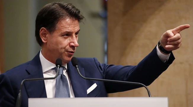Giuseppe Conte, la replica alle accuse di Beppe Grillo: "Non dica falsità, non terrò mio progetto politico nel cassetto"