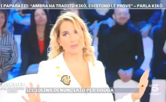 Pomeriggio 5 di fuoco da Barbara d'Urso: il triangolo amoroso tra Kikò, Ambra e Gaetano si fa rovente