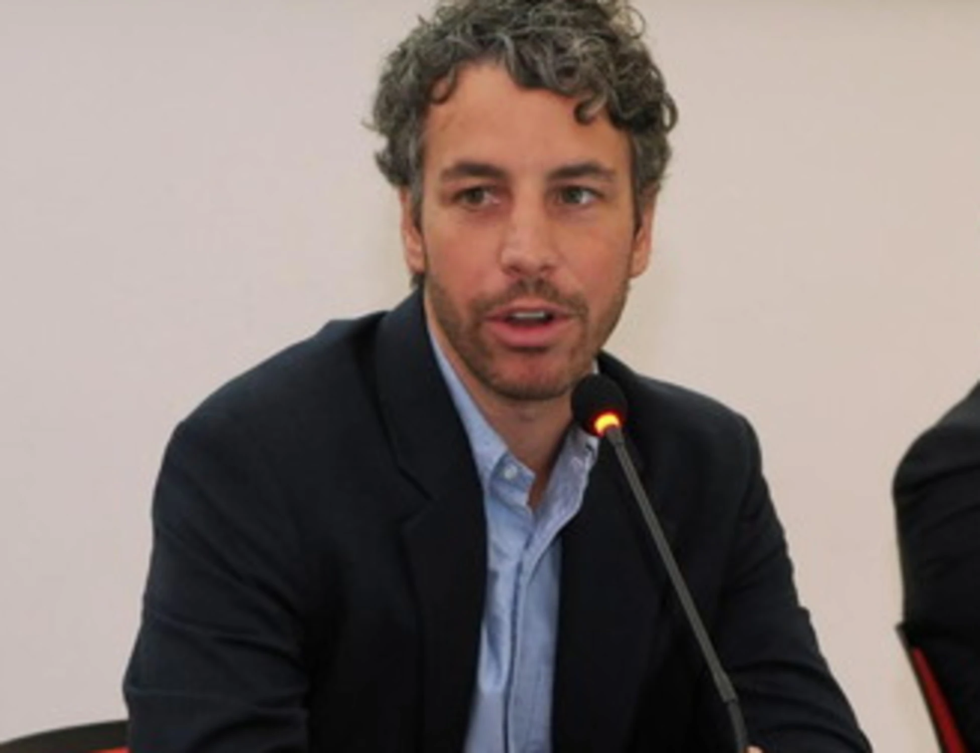 Mattia Santori: "Andrà tutto bene". Aiuto, rispunta la sardina