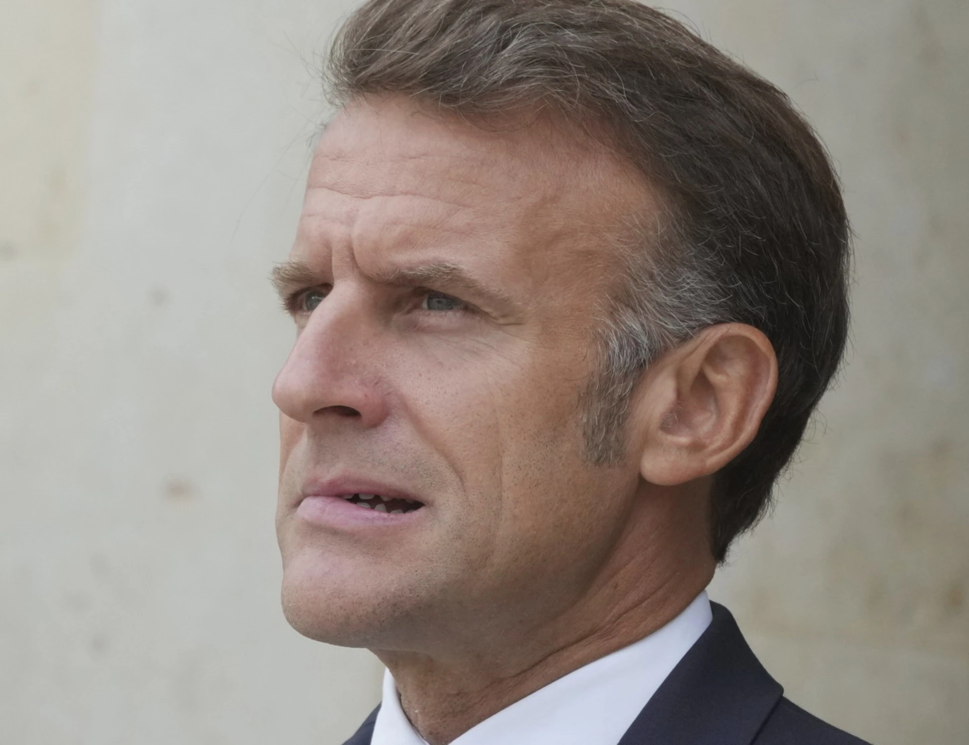 La crisi francese? Tutta colpa dell'opposizione: l'ultimo delirio dell'Economist