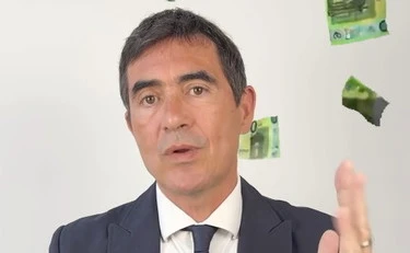 Fratoianni, l'ultima pagliacciata: "Quando avrò finito...". Soldi e tasse, il video che può affondarlo