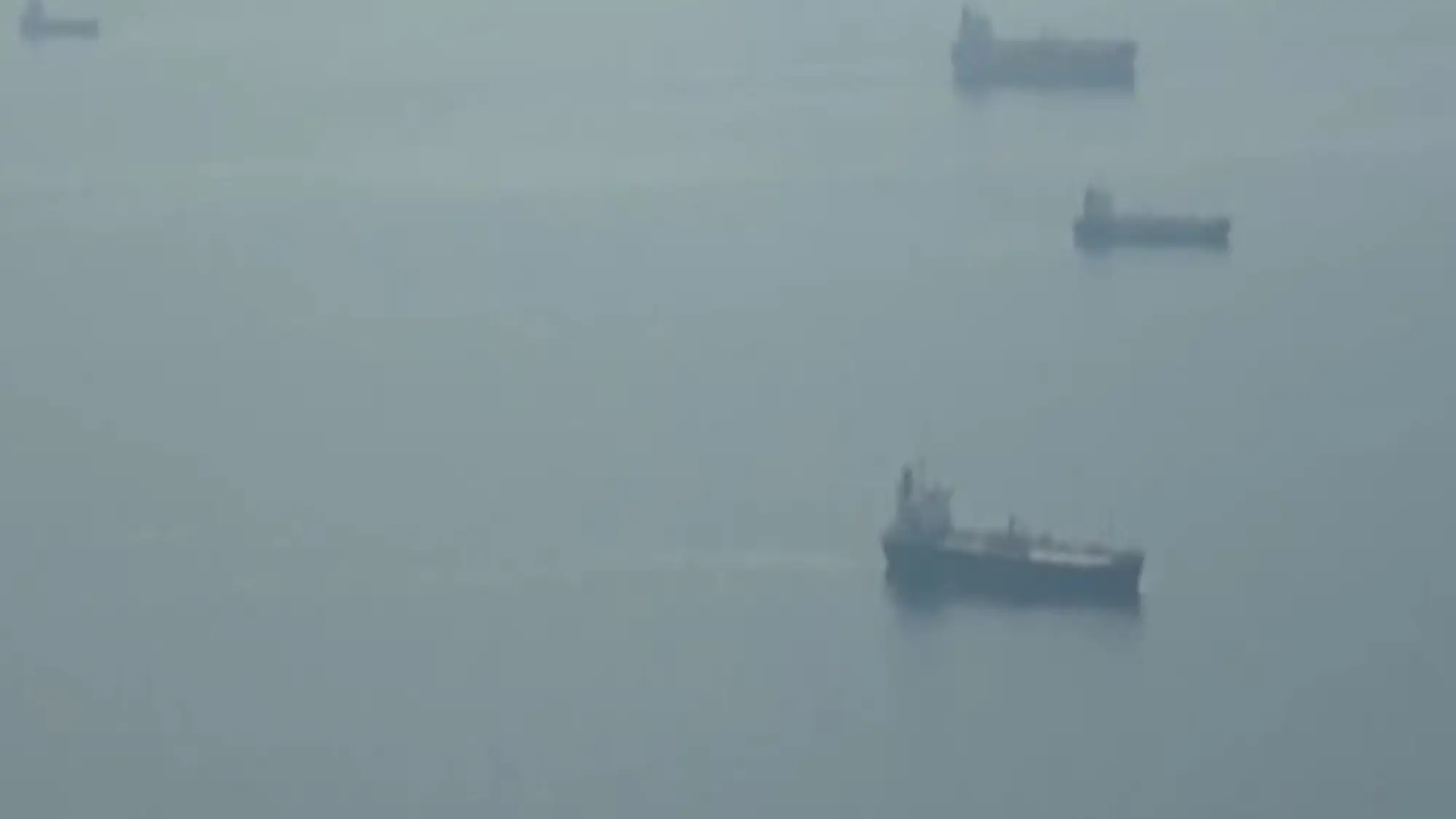 Trump all'Iran: "Aprite il maledetto Stretto di Hormuz"