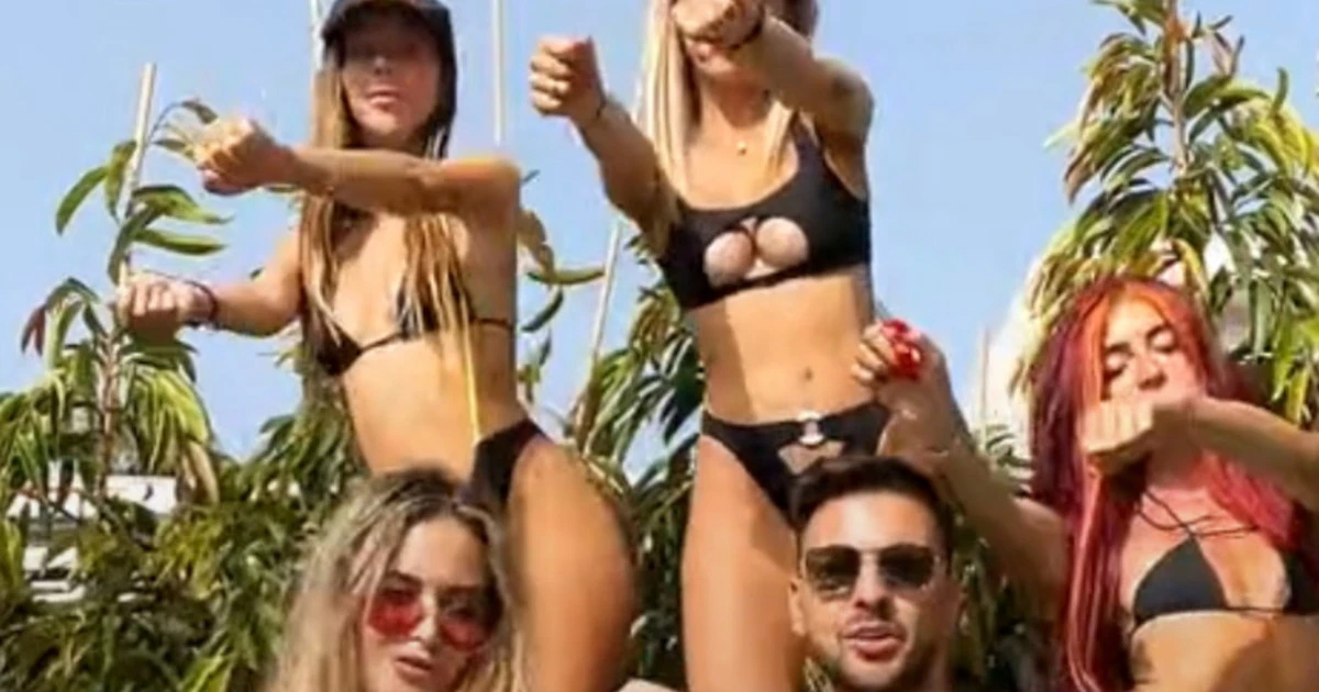  Diego Granese in piscina con quattro Tik toker: cosa combina?