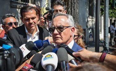 https://media.liberoquotidiano.it/IE2I4ui8-fnKFZaxI80LFmXwkD54hvFJRYJV84JIRVs/width:800/quality:90/aW1hZ2VzLzIwMjUvMDkvMzAvMTc1NTEzNTg1LWE2YjZjYjA4LTkzNDAtNDk5Mi1hMTMxLWJiM2QxMTA4NmU0OC5qcGc.webp