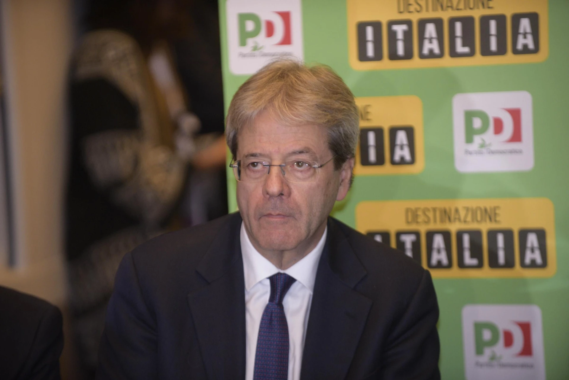 Paolo Gentiloni, il piano per scavalcare il capo Matteo Renzi