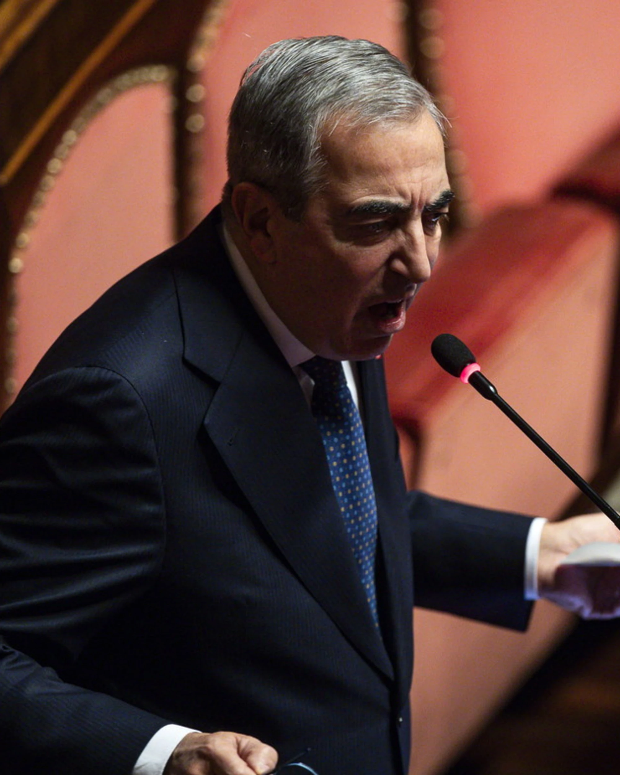 Maurizio Gasparri smaschera Conte: "Ecco la verità sulle spese militari"