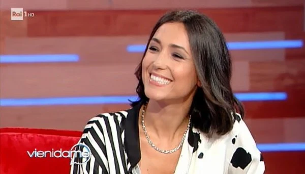 Vieni da Me, puntata numero 100 per Caterina Balivo: la sorpresa clamorosa, chi piomba in studio