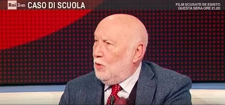Matteo Salvini ridicolizza De Masi: "Il Fenomeno del giorno, il professorone...". Dopo gli insulti, lo sfottò