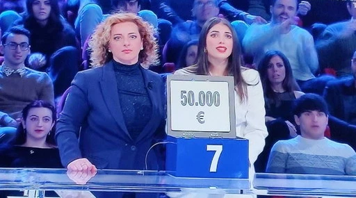 Affari Tuoi, Valentina e Roberta vincono? Sfogo social: "Numeri non c'entrano un c***"