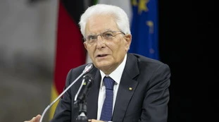 Sergio Mattarella, il retroscena di Dagospia: "Si è inca***, dopo Conte un governo tecnico guidato da Marta Cartabia"