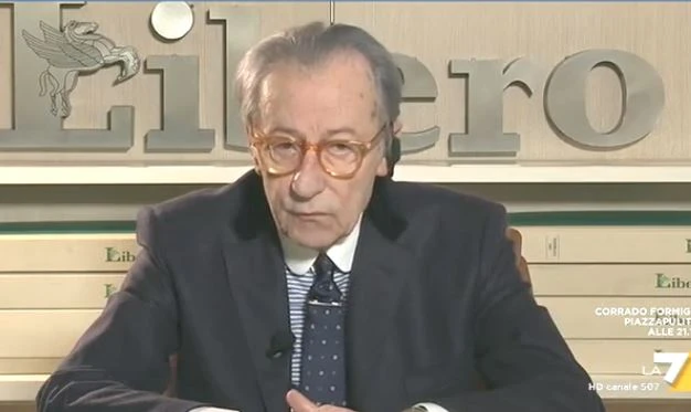 Vittorio Feltri: "Non sequestrano armi ai malavitosi ma le tolgono agli onesti. E a Napoli si spara ai bimbi"
