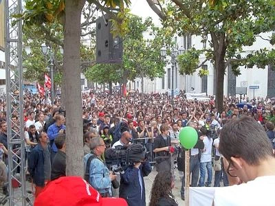 'Nel nome di Melissa', in migliaia al corteo. Studenti: qui per rompere silenzio e paura