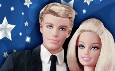 I 65 anni del Ken di Barbie: lei cambia, lui è immutabile