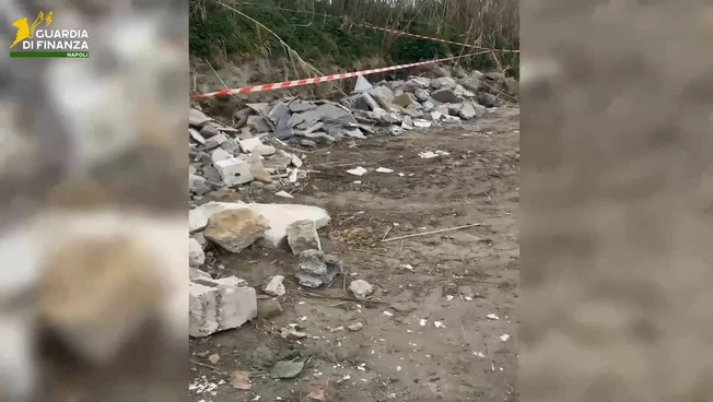 Trecento metri quadrati di terreno vegetale trasformati in una discarica abusiva