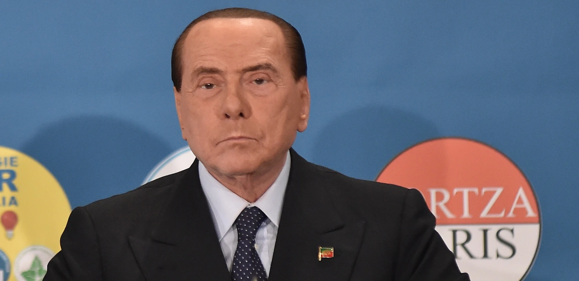M5s verso la scissione, regia di Silvio Berlusconi: pranzi tra grillini e forzisti