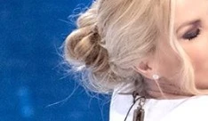 Verissimo, abbraccio e bacio tra Barbara D'Urso e Federica Panicucci: "Un momento storico"