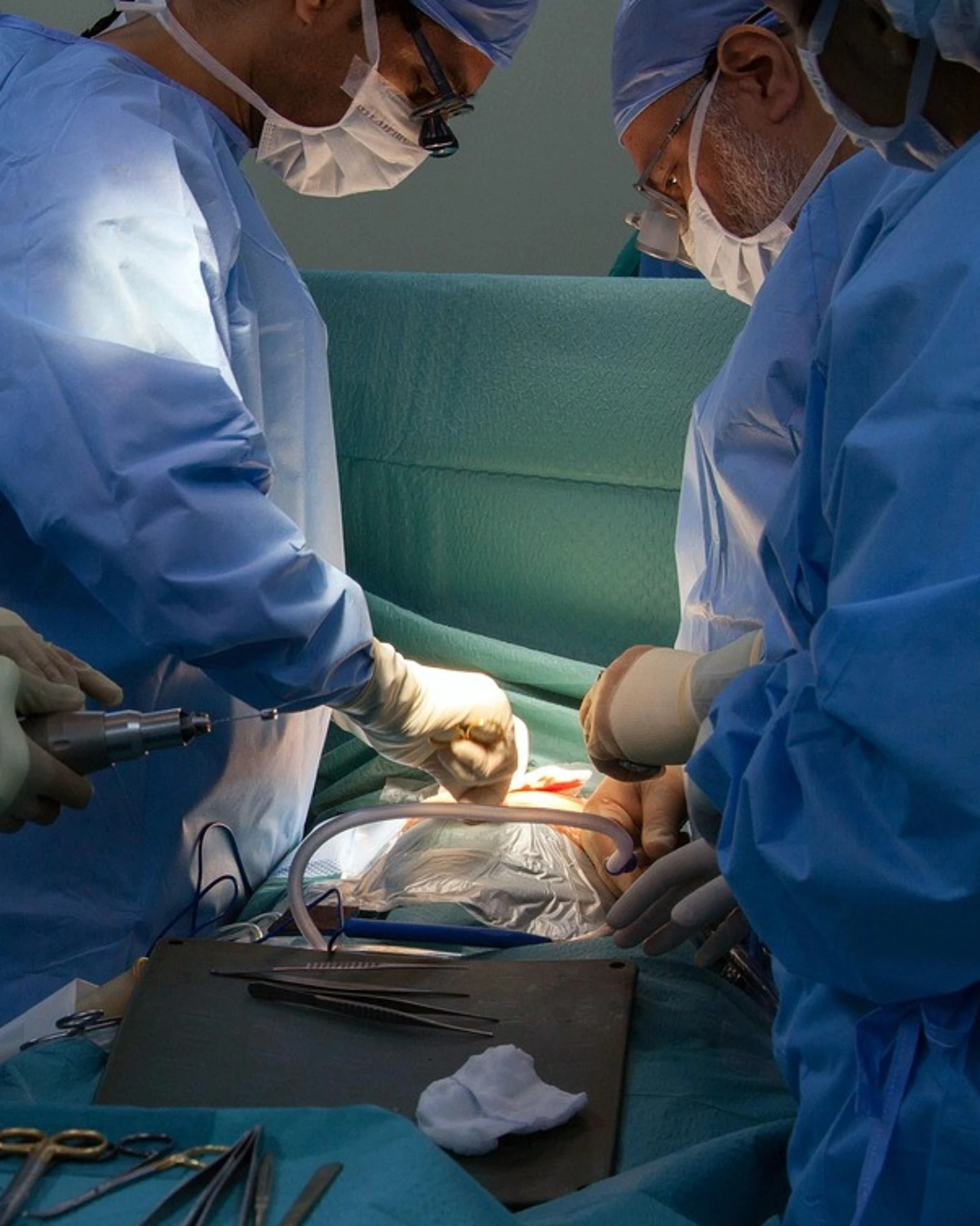 Lecce, 85enne ricoverato d'urgenza in ospedale: cosa gli trovano nel retto
