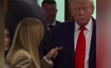 https://media.liberoquotidiano.it/IUMwBuie8dfQpDLSiiJCeRBHXZzeHEYhPuNxRQQFOPs/width:800/quality:90/aW1hZ2VzLzIwMjYvMDYvMjIvMDYxMTM0MDUwLWVjMGZkM2VmLWJkMTQtNDU3YS1hMjgzLWFiNjU3Y2U5YzEzZC5qcGc.webp