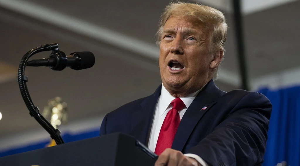 Donald Trump rifiuta Biden presidente: "Pioveranno cause da lunedì. Nessun invito alla Casa Bianca", l'annuncio dal campo da golf