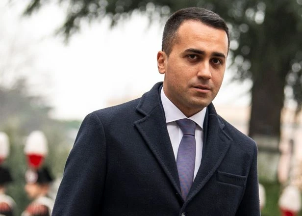 Calabria, M5s beffato: non lo vota nemmeno chi ha preso il reddito di cittadinanza. Il dato clamoroso