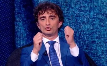 https://media.liberoquotidiano.it/IVnIEAx21LFJ-jEs-1J1twAofvfKjurpaB2MW2CdGPA/width:800/quality:90/aW1hZ2VzLzIwMjYvMDYvMjMvMDgwNzQ2OTY4LWJlOTUwNTczLWJhYjYtNDEyOS1iOTI1LTJlMTkwMjI2YTVkYy5qcGc.webp