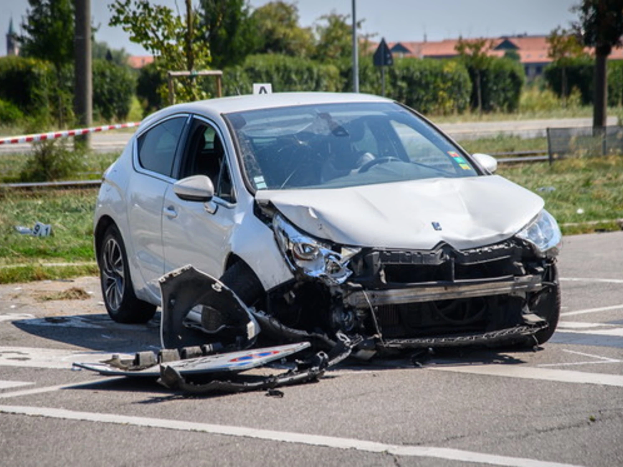 Milano, donna investita: alla guida un minorenne di 13 anni