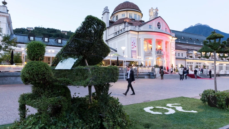 Festivali v Rocamadourju in Meranu obeležili jubileje in poudarili povezovanje z glasbo.