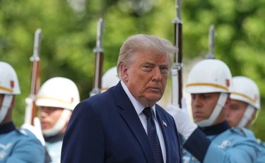 Vertice Nato, Trump: "Con l'Iran tregua finita. Italia? Pessima". Meloni-Zelensky, il faccia a faccia