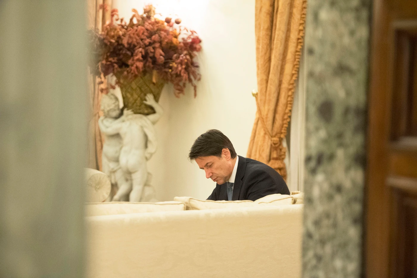 Giuseppe Conte, salta all'ultimo l'ospitata a DiMartedì: le voci, perché non va da Giovanni Floris