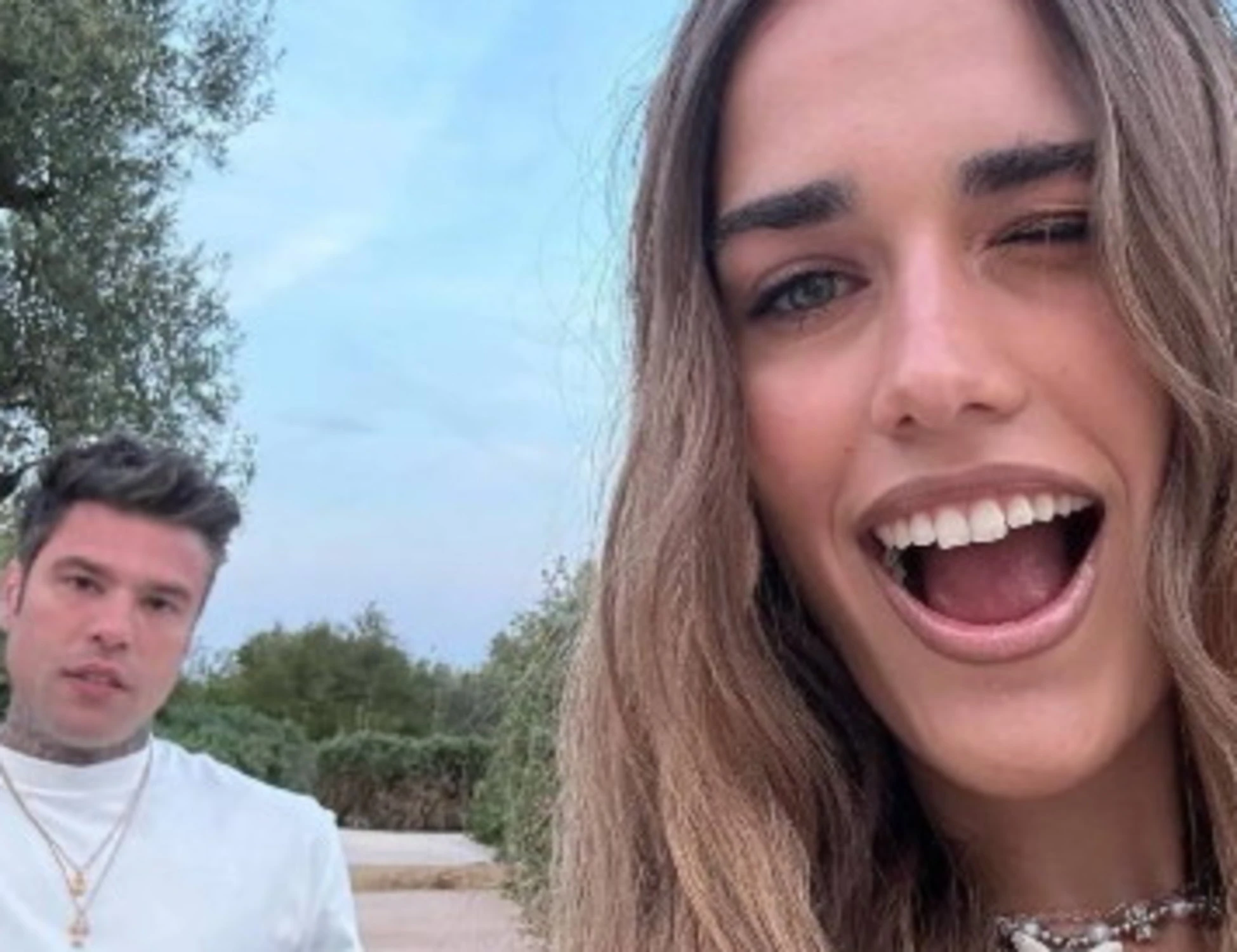 Fedez, bomba di Clara: "Il bacio...", gossip impazzito
