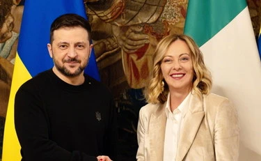 Meloni sente Zelensky: "I generatori inviati in Ucraina già nelle prossime settimane"