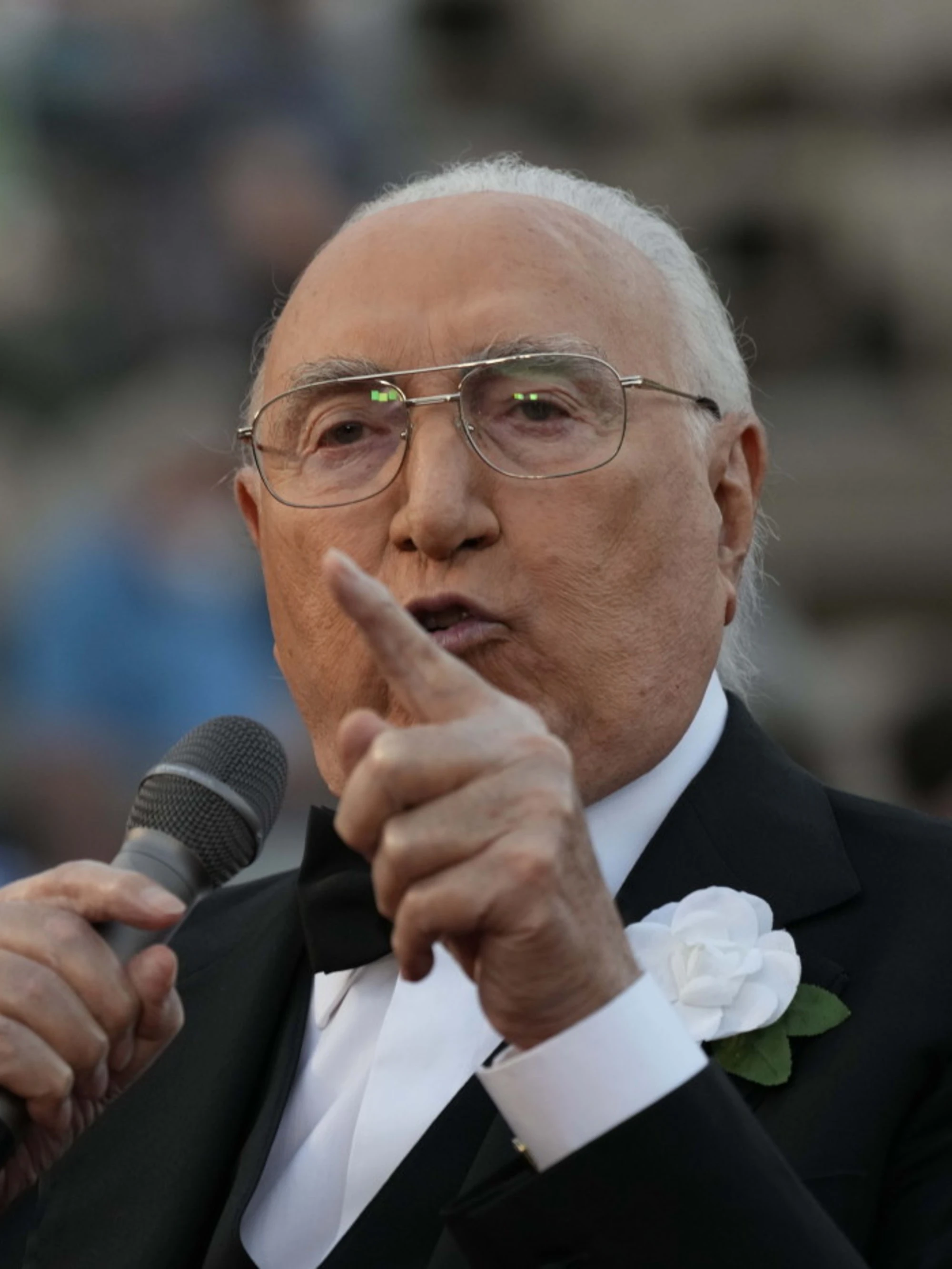 L’ITALIA DEMOCRISTIANA INCARNATA DA PIPPO
