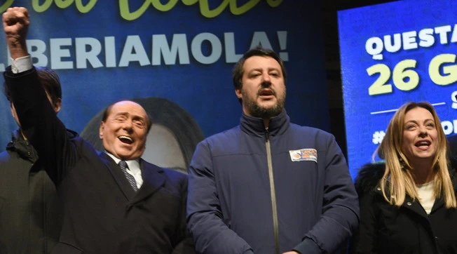 Silvio Berlusconi e Salvini, sondaggi riservati: l'effetto sul centrodestra. Retroscena Minzolini