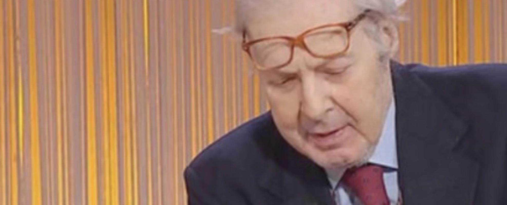 Con Sgarbi <br />Vespa fa <br />lo scoop