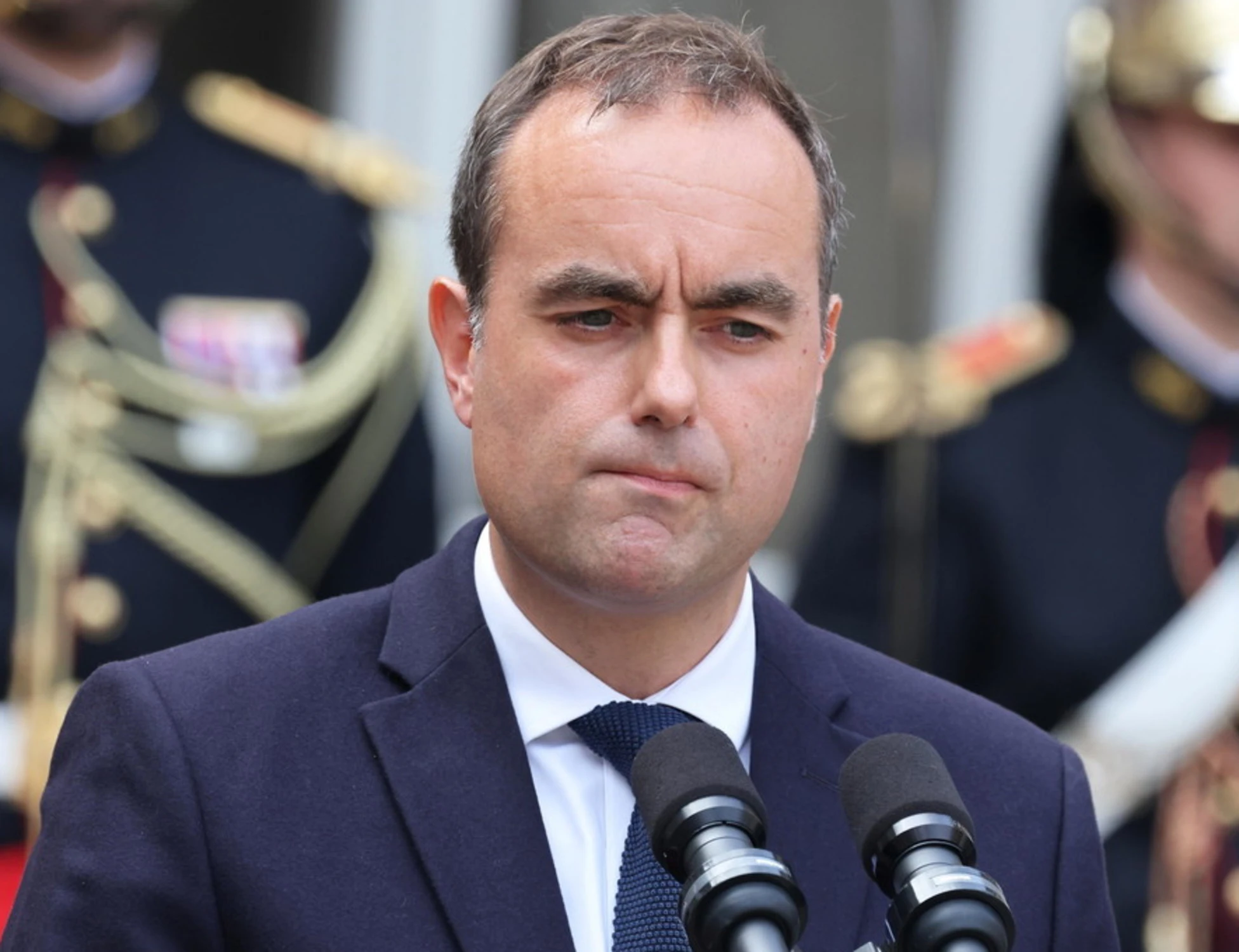 Lecornu, il master fantasma: subito scandalo in Francia