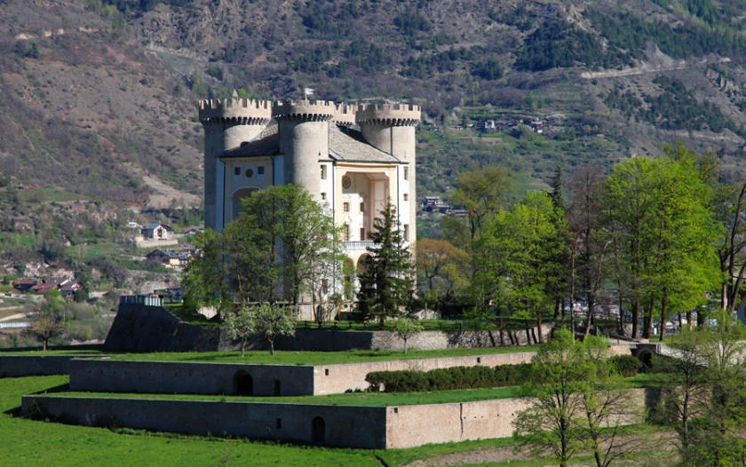 Aosta, mamma uccide i suoi due bambini e si toglie la vita: orrore a mezz'ora da Cogne