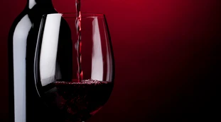 Vino, "l'Ue vuole togliere l'alcol e aggiungere l'acqua": proposta choc, Coldiretti punta il dito contro Bruxelles