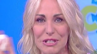 La casa nel bosco? Niente da fare in Rai, altro colpo basso per Antonella Clerici: il nuovo piano