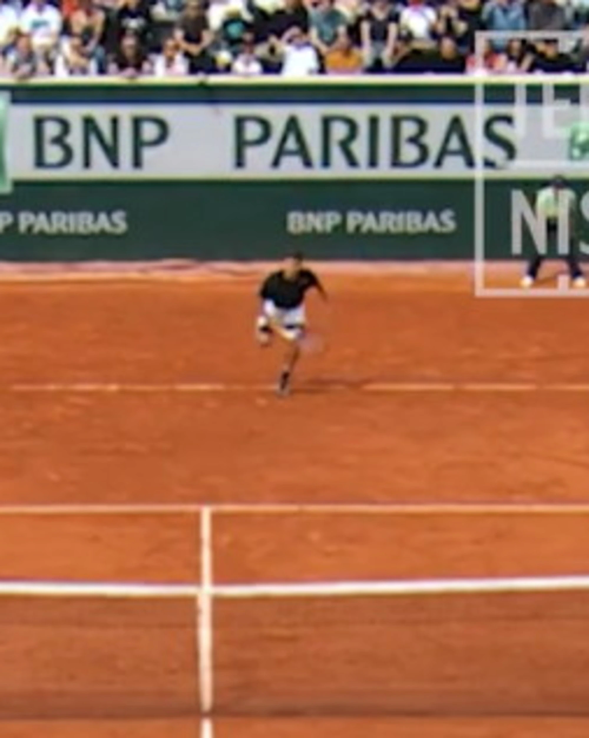 Kecmanovic preso a sputi: orrore francese al Roland Garros