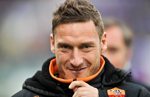 Totti festeggia il compleanno parlando della squadra: "Garcia? Un paraculo"