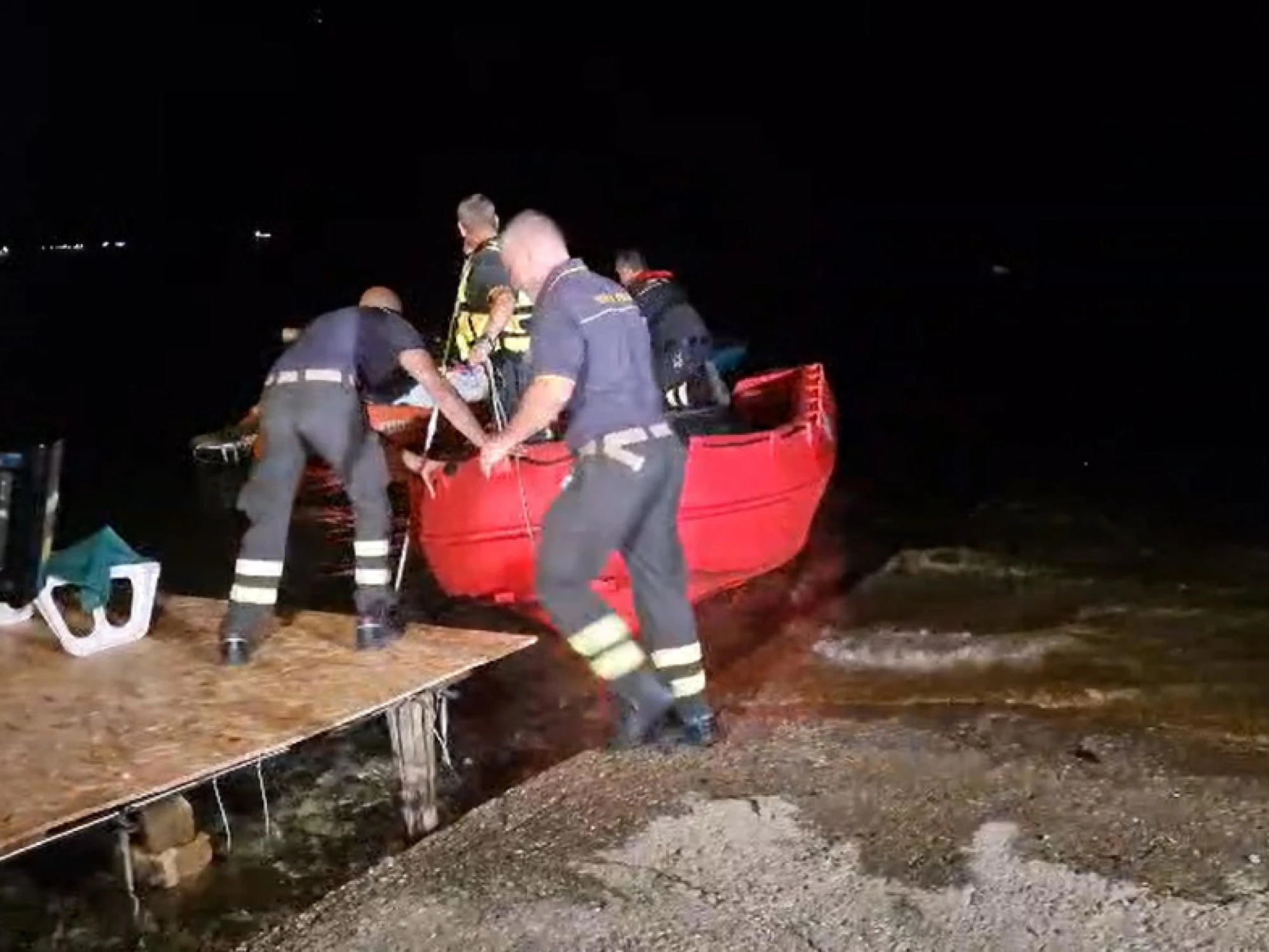 Il tuffo del marito della Roccella, poi quell'ultima frase prima di essere inghiottito dal lago