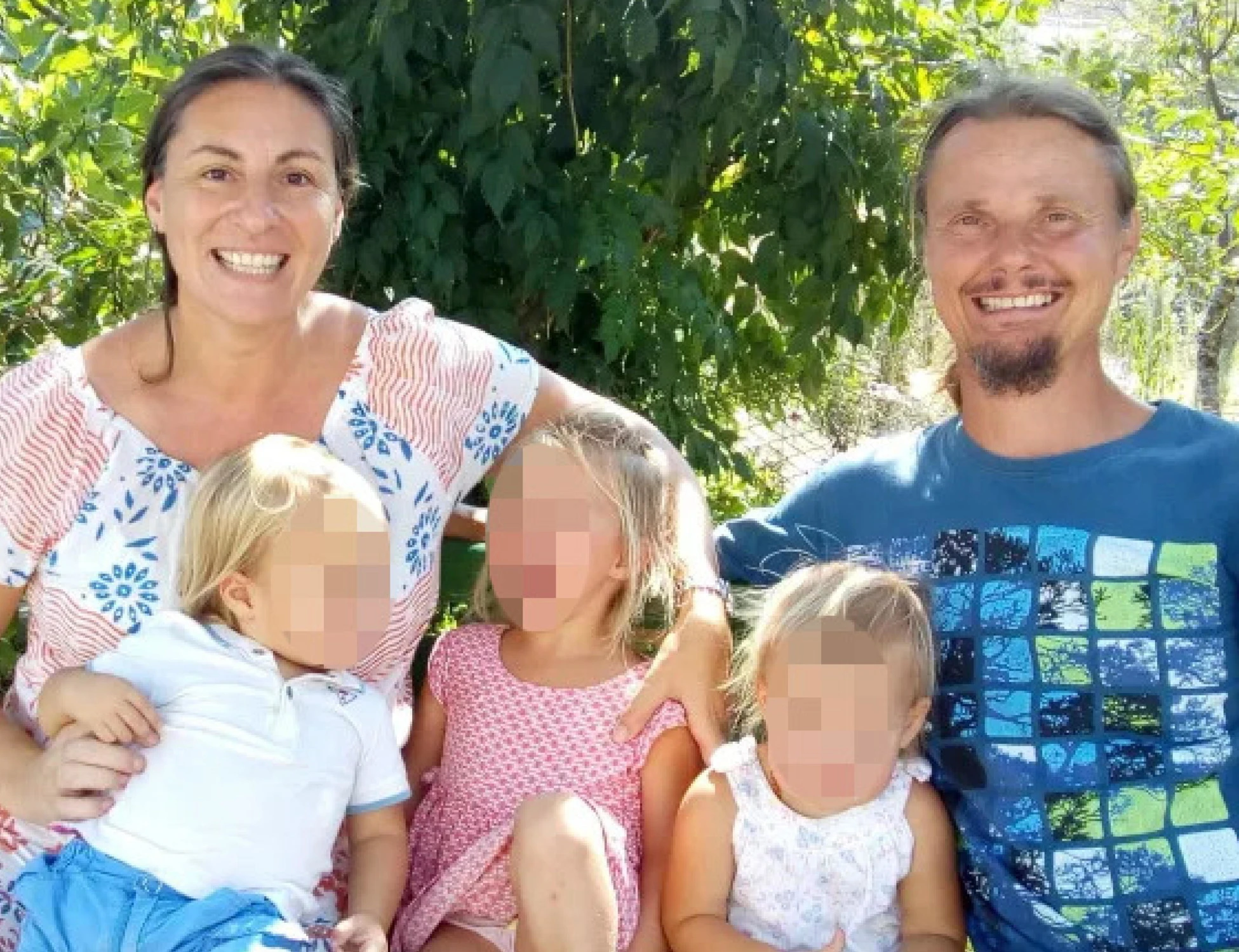 Famiglia nel bosco, l'allarme: "I bambini hanno scatti d'ira e si fanno male da soli"