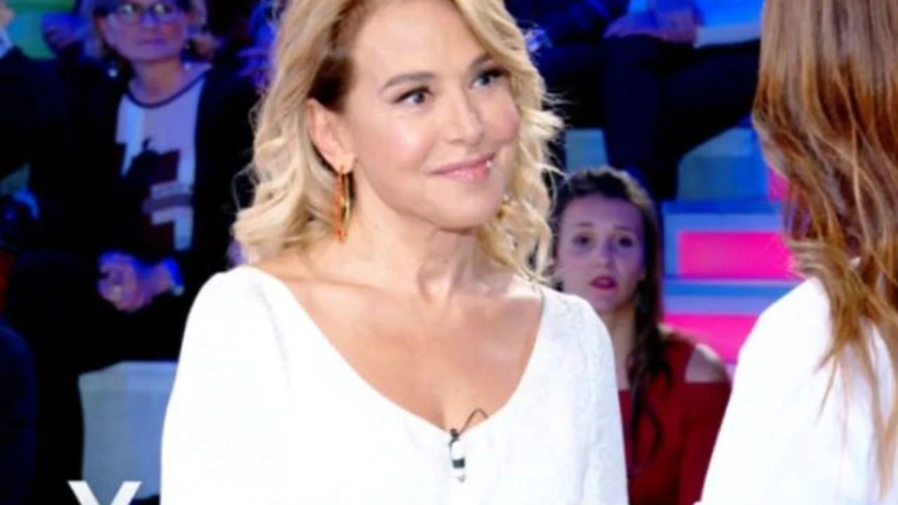 Verissimo, Barbara D'Urso combatte il coronavirus: "Baciatevi, abbracciatevi. Come stanno le cose"