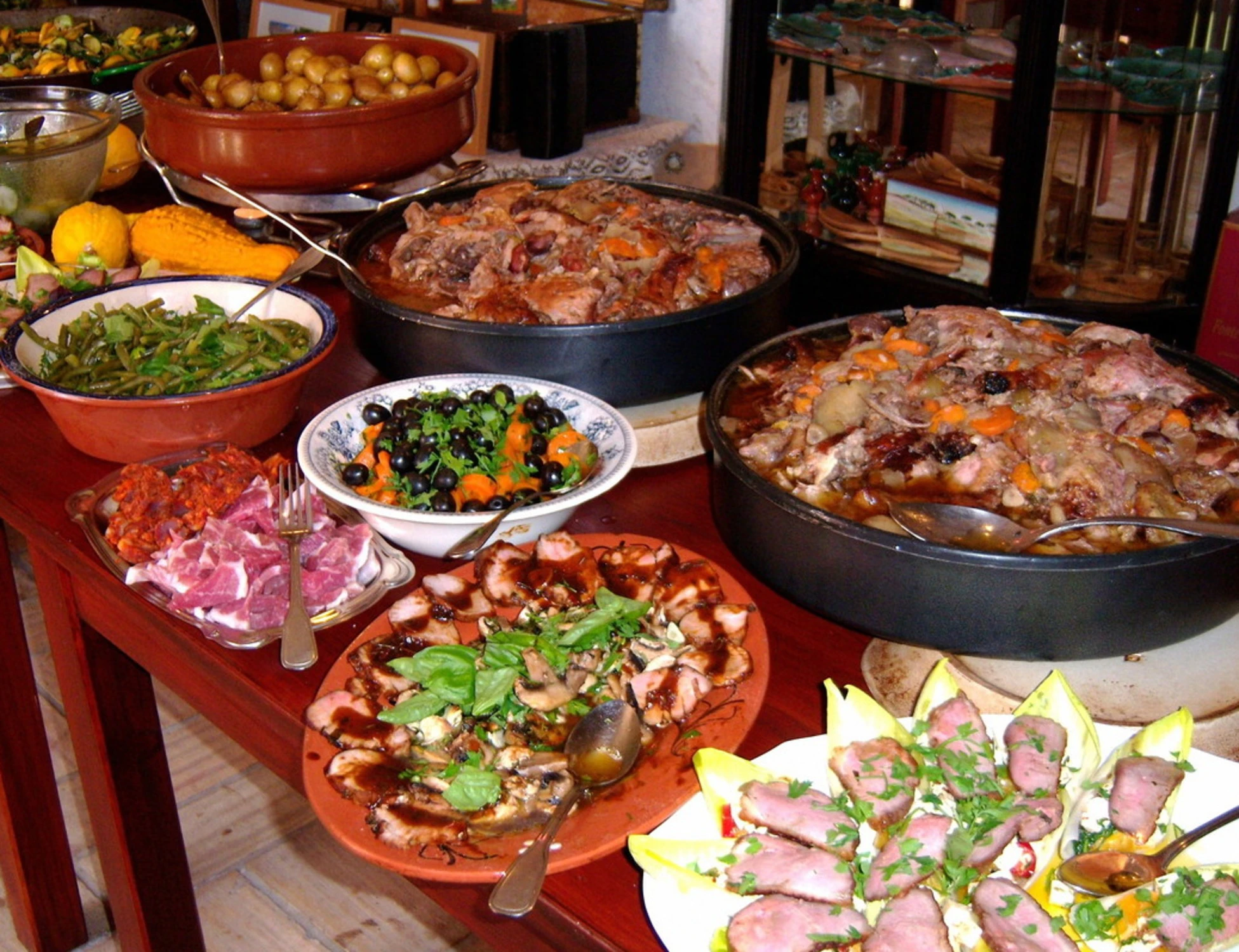 Evviva gli allocchi che abboccano all'orrendo buffet