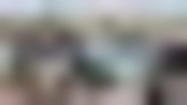 Siria, civili in fuga da Deir Hafer dopo l'ultimatum dell'esercito